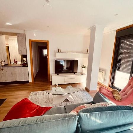 Apartamento Centrico Y De Diseno Con Parking Vigo Bagian luar foto
