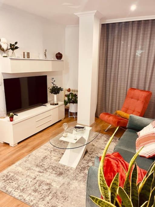 Apartamento Centrico Y De Diseno Con Parking Vigo Bagian luar foto